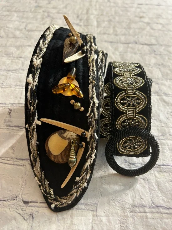 STIJFSELKISSE BY MARIJKE BENEDICT ART WEAR BELT & EMBELLISHED BELT S/M