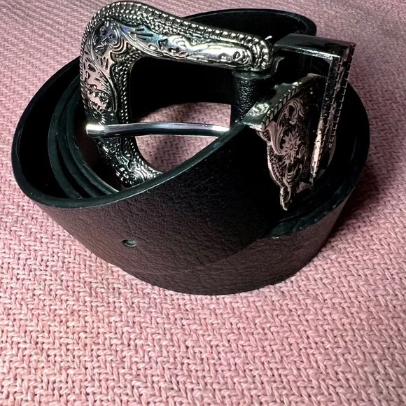 NOT FOR SALEWomens Western Black‎ Faux Leather Belt Silver Ornate Engraved