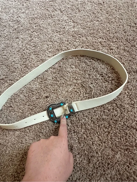 Source Unknown Cream Belt with Turquoise-Accent Western Buckle