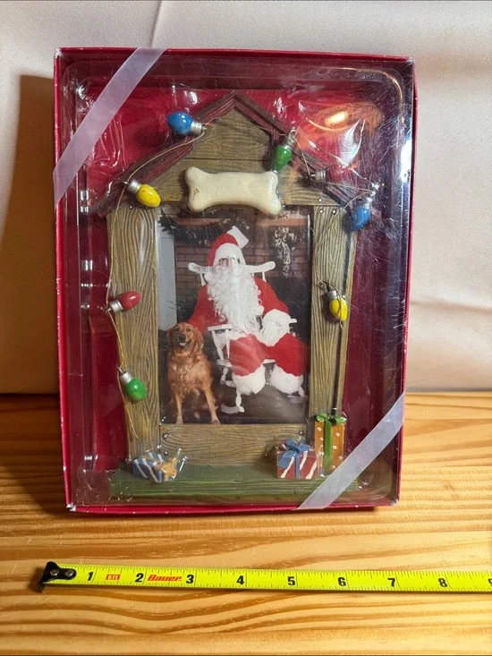 New NIB Christmas Holiday Pet Doghouse Santa Picture Frame 3D With Lights Kohls