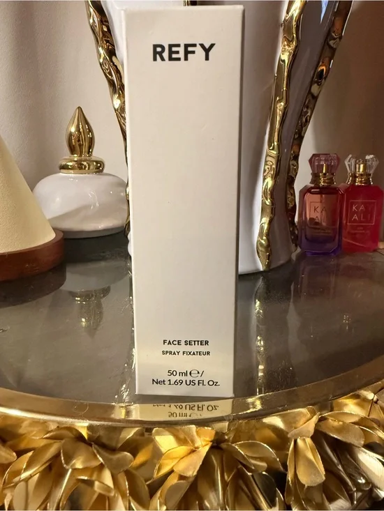 REFY Face Setter Spray - Hydrating and Plumping