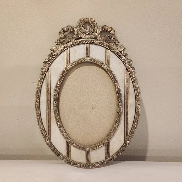 Vintage Ornate Oval Frame, No Glass