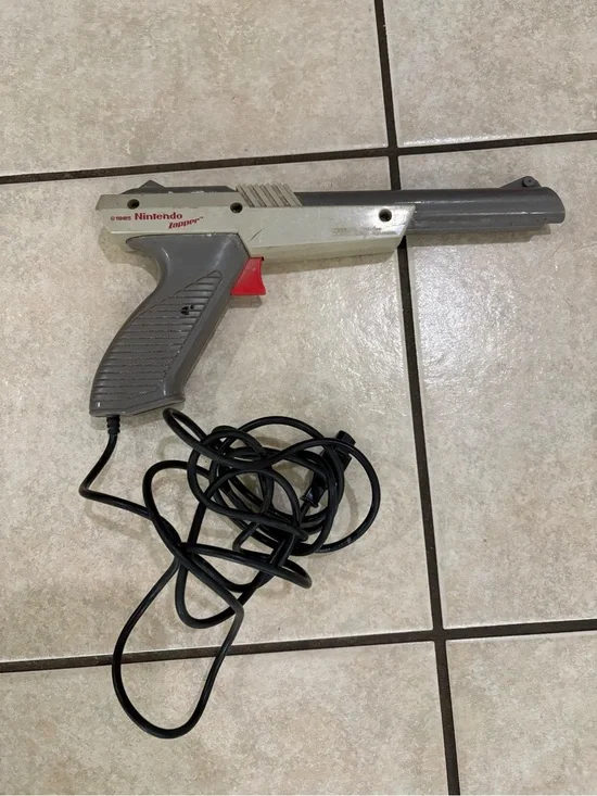 Nintendo Classic Light Gun in Gray and Red