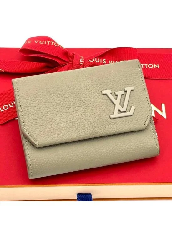 Louis Vuitton Wallet Aerogram Portefeuille Pilot Green