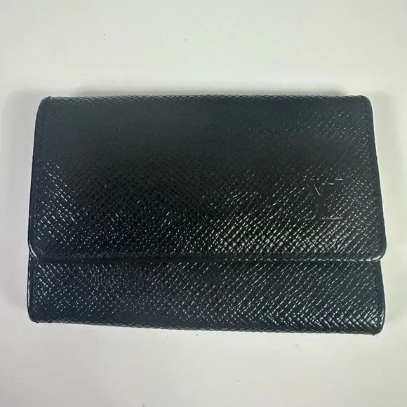 Louis Vuitton Black Taiga Leather 6‎ Key Case Holder