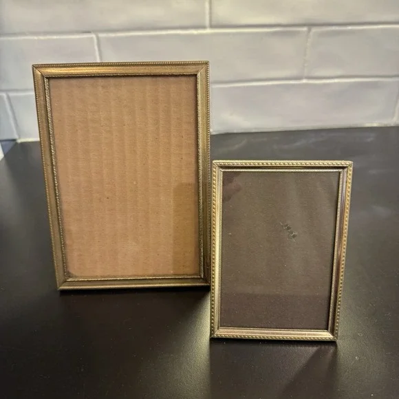 Set Of 2 Gold Tone‎ Metal Frames Filigree Edge 3.5x5 & 5x7 Picture Wall