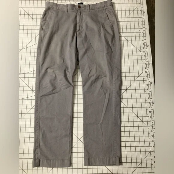 J. Crew Men’s Straight Flex‎ Gray Khaki Pants Size 32/30