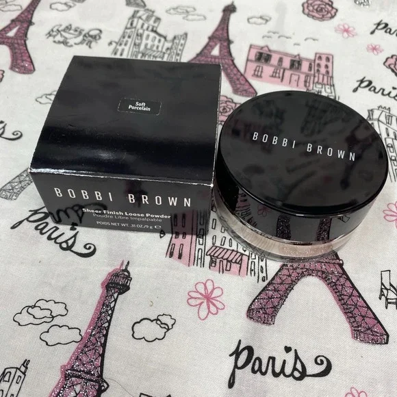 Bobbi Brown Sheer Finish Loose Powder in SOFT PORCELAIN .31 OZ / 9G‎