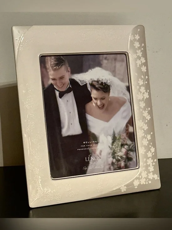 NEW LENOX PORCELAIN WEDDING PHOTO FRAME GIFT FITS 8 X 10 PICTURE 11.25 X 13.75