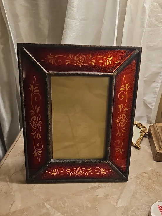 Elegant Red And Gold Glass Painted Picture Frame w/ Gold Accents 5x7 Brand New