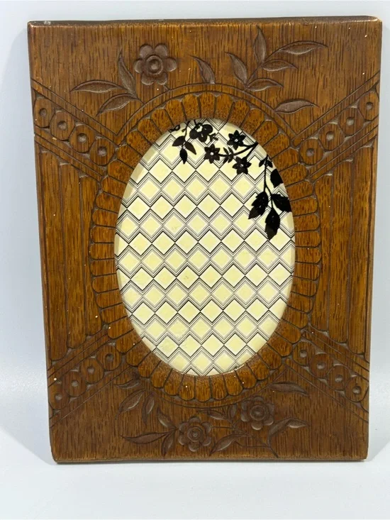 Vintage Carved Solid Wood Oval Picture Frame Floral Folk Art Cottage 4x6  READ