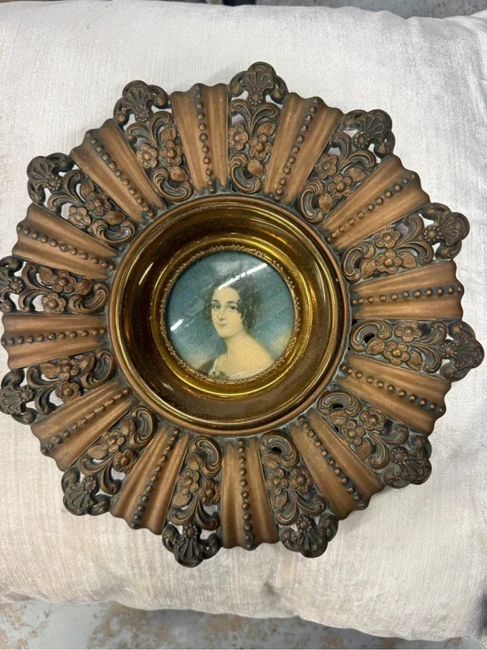 Ornate Bronze-Tone Floral Sunburst Picture Frame - Bronze