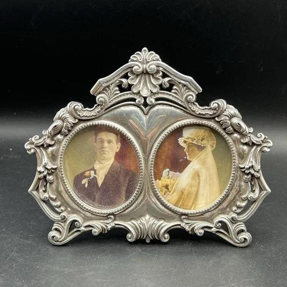 BRIGHTON Victorian Romance Silver Plated Double Oval Picture Frame Ornate
