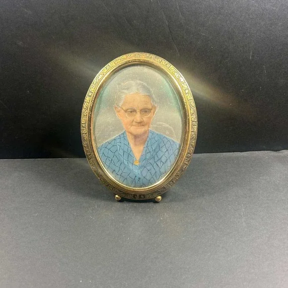 Vintage Metal Picture Frame Gold Oval Etched Portrait Victorian
