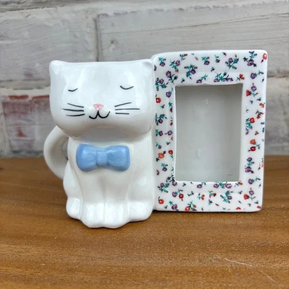 Ceramic Cat Vase Photo Frame Combo White Blue Bow Tie Ditsy Floral Cottagecore
