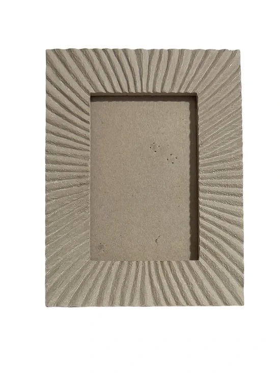 Cynthia Rowley 4x6 Gray Weathered Textured Photo Frame