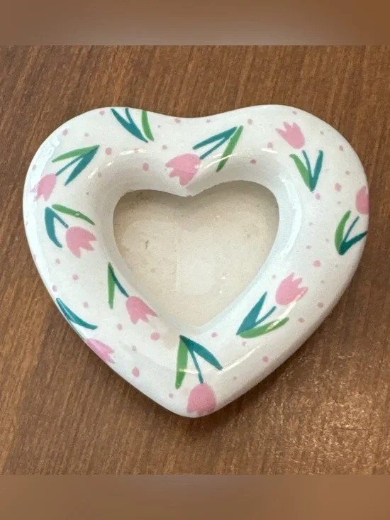 Heart shaped magnet, mini photo, insert tulips flowers ceramic