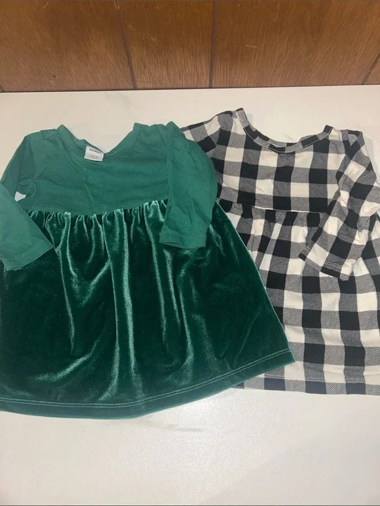 3/$25 Old Navy | Green Velvet & Buffalo Plaid Dress Bundle