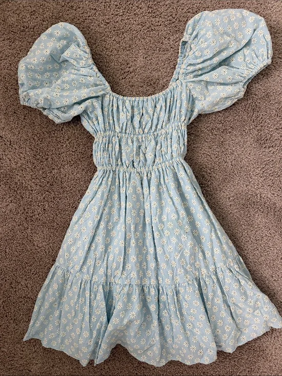 Smocked Puff-Sleeve women’s  Dress in Light Blue with Daisy Print
