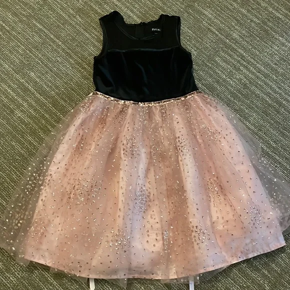 GUC Girls Black Velvet Zunie Dress in Size 6