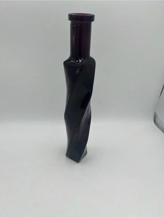 Sculptural Twisted Glass Vase in Amethyst