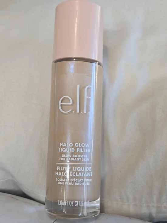 e.l.f. NEW Halo Glow Liquid Filter - Beige with Pink Cap