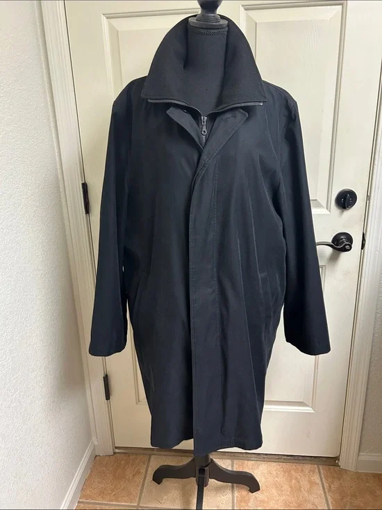 Duomo Couture Large black polyester/nylon blend with detachable liner