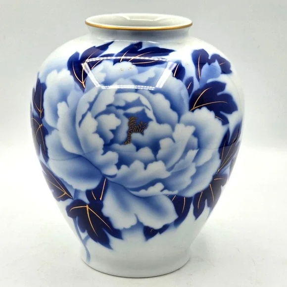 FUKAGAWA ARITA Porcelain Vase Peony Blossom  ARITA JAR 9