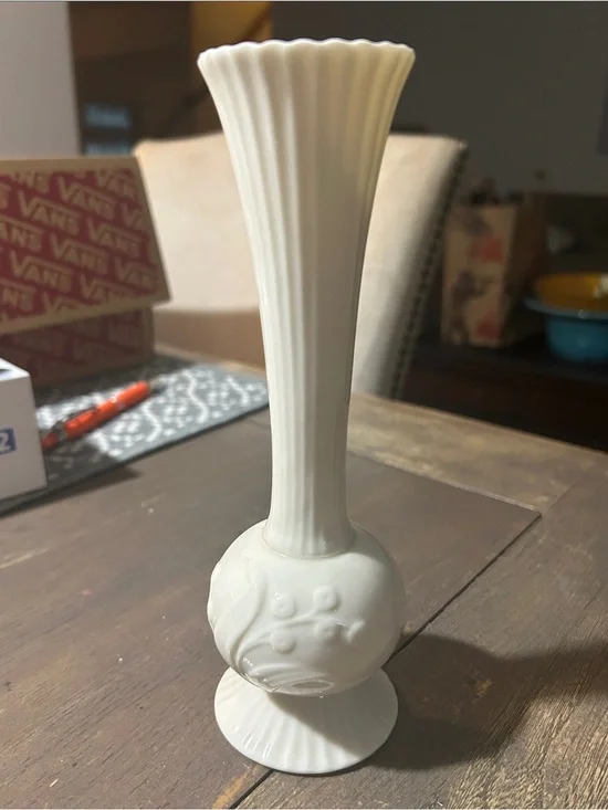 Lennox Classic White Milk Glass Bud Vase - Elegant Fluted Design
