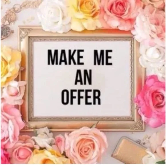 ✨ Closet Flash Sale ✨ All reasonable offers will be accepted! 🩷