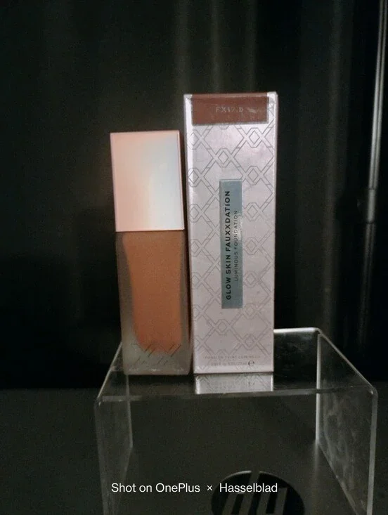 Revolution Glow Skin Foundation - Warm Brown