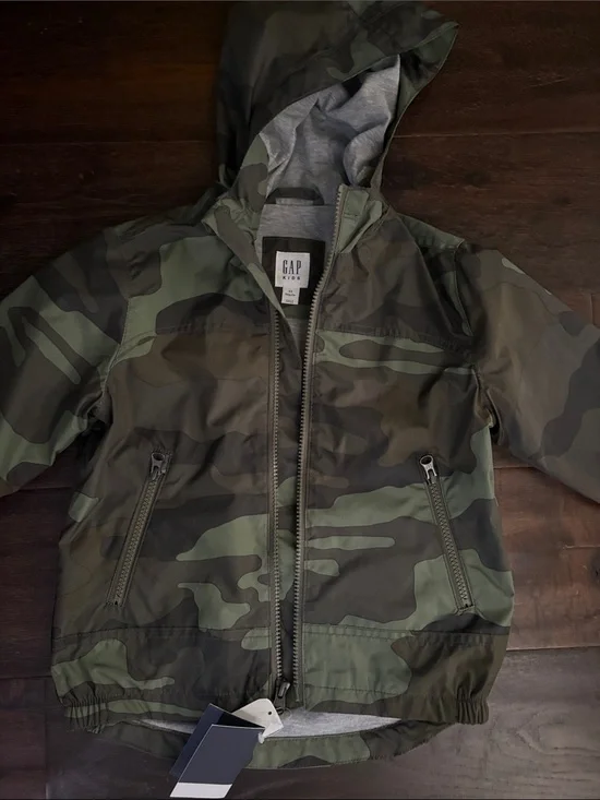 GAP Boys Green and Olive Camo Hooded Jacket