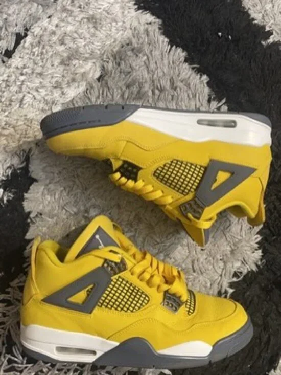 Air Jordan 4 Retro Lightning 2021 Men's Size 8
