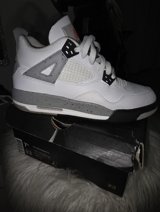 Jordan White & Grey Retro Sneaker