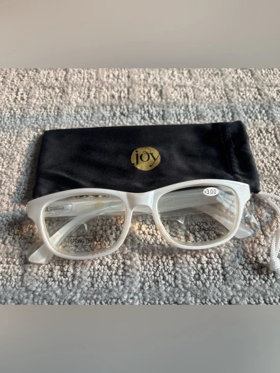 White Reading Glasses +3.00
