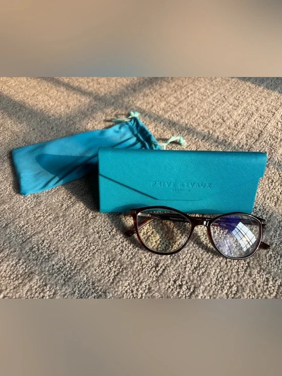Tortoiseshell Reading Glasses Case with Teal Case