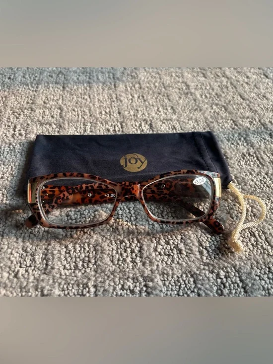 Leopard Print Reading Glasses +3.00 in Brown Tortoise