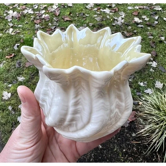 Vintage Belleek Neptune Twisted Swirl Sea Shell Seashell Vase‎ Light Yellow 4