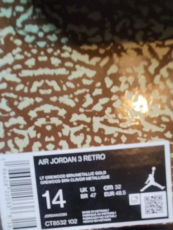 Air Jordan 3 Retro - Light Orewood Brown/Metallic Gold (Size 14)