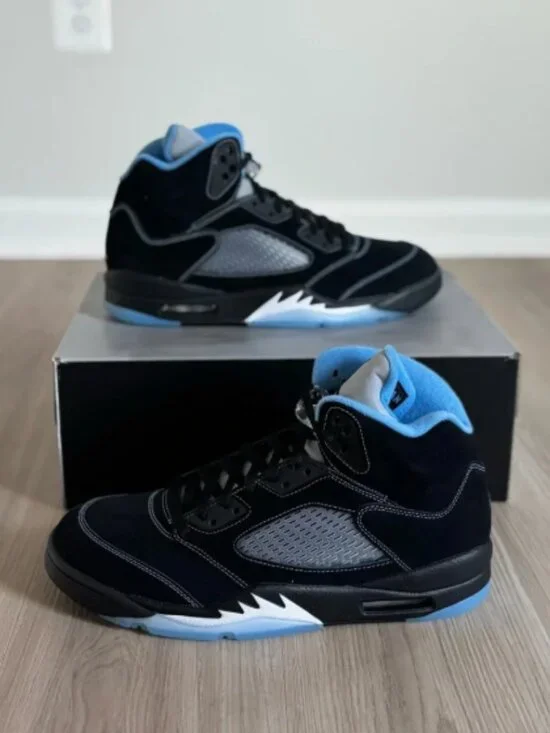 Jordan 5 Retro “Black University Blue”