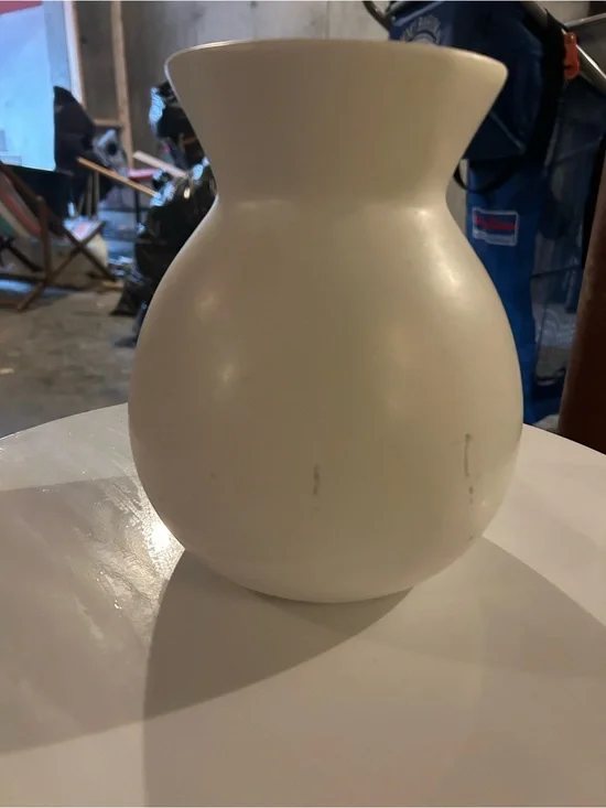 Source Unknown Cream Curved Ceramic Vase