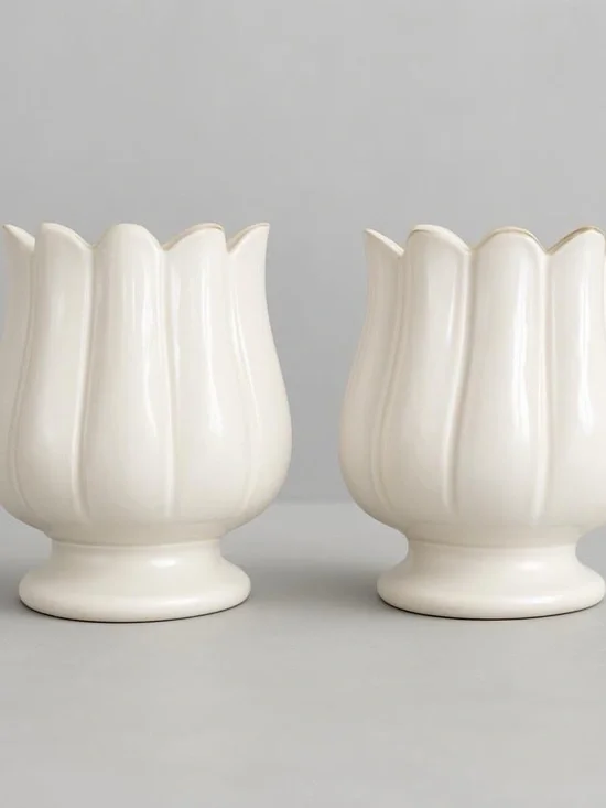 Cream Ceramic Tulip Vase- Unbranded