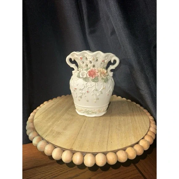 VTG Capodimonte Style Porcelain Vase with Applied Roses and it's original box