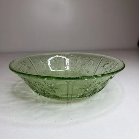 Glowing Green Vaseline Glass 10