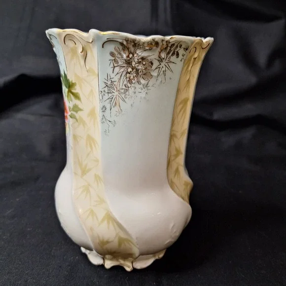 Antique‎ Hand Painted Floral Porcelain Vase Gold Gilt Scalloped Rim 6.5 Inch