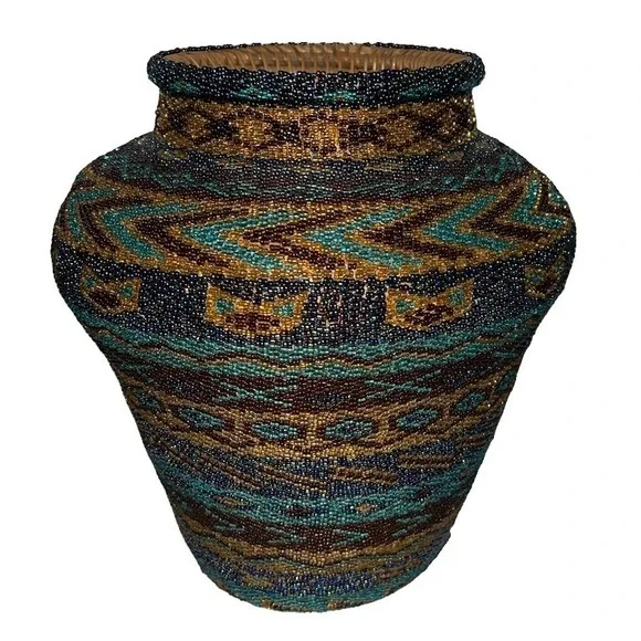 (10)Hand Made beaded vase