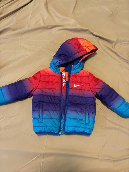 Nike Kids Gradient Hooded Puffer Jacket in Red, Purple, Blue