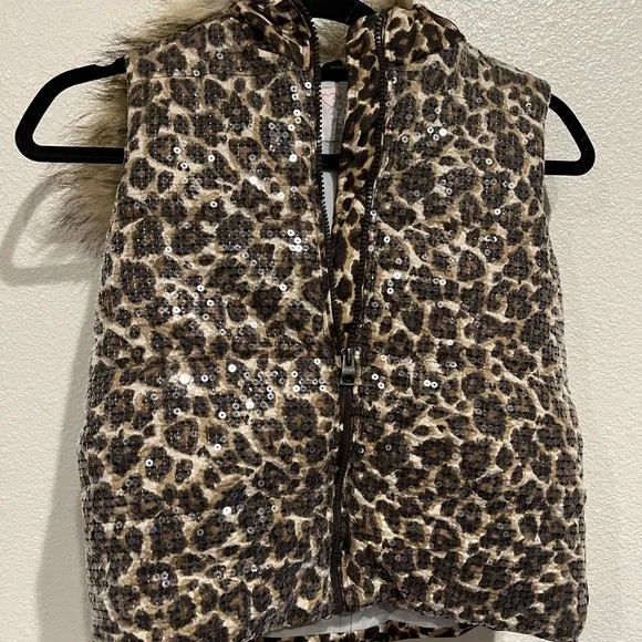 Children’s‎ place leopard puffy vest