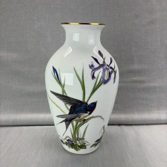 Franklin Porcelain Meadowland Bird Vase Basil Ede Limited Edition 11.5