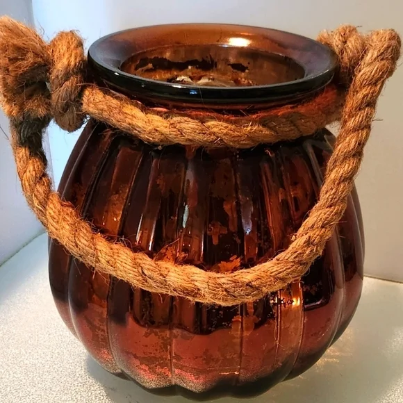 Glass iridescent orange pumpkin shaped fall vase with rustic rope detail‎ handle